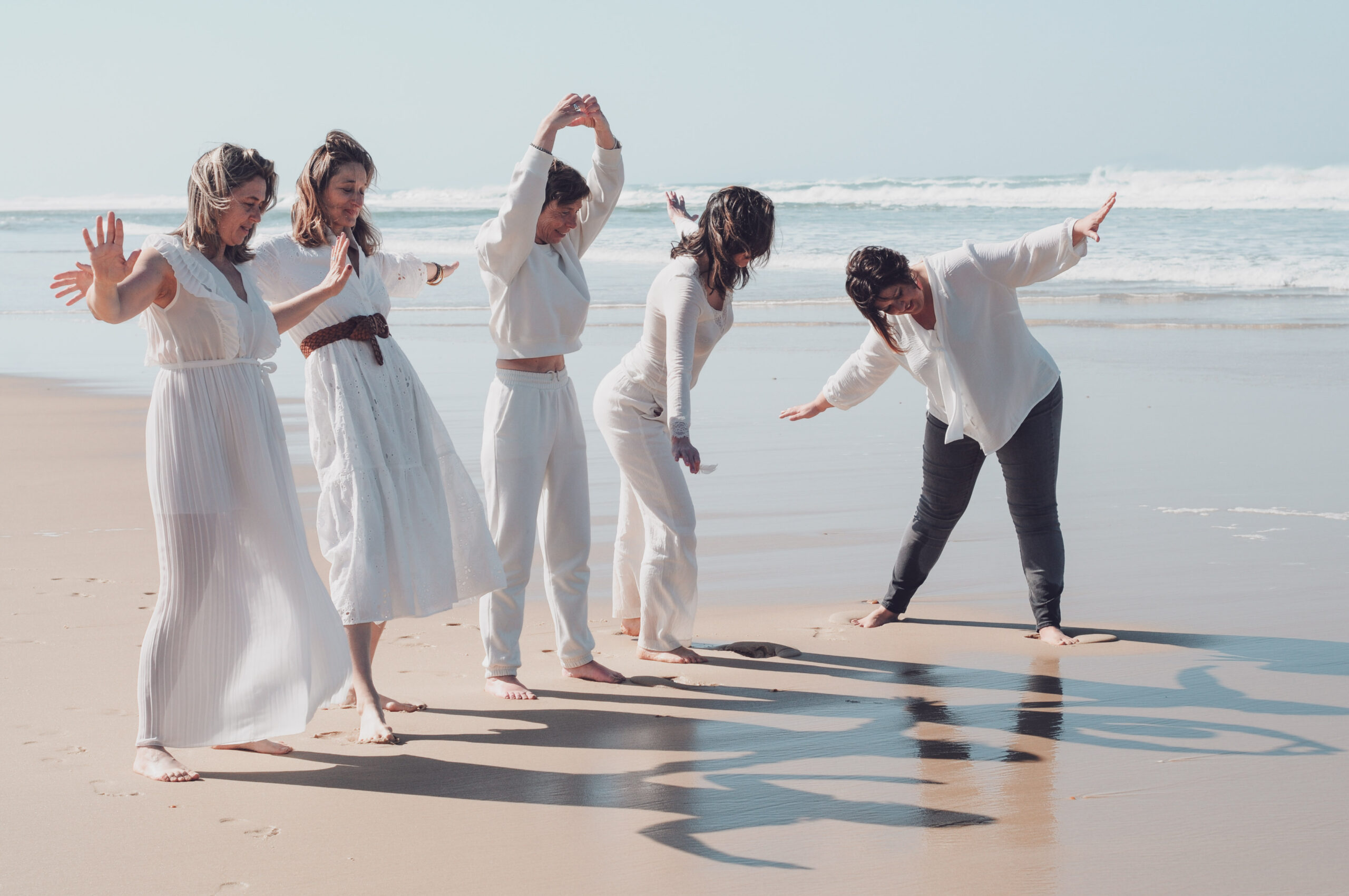 DSC_0849 visuel d'une femme sur la plage pour illustrer le chemin de transformation que les entrepreneures vivent au sein du collectif LIBRES